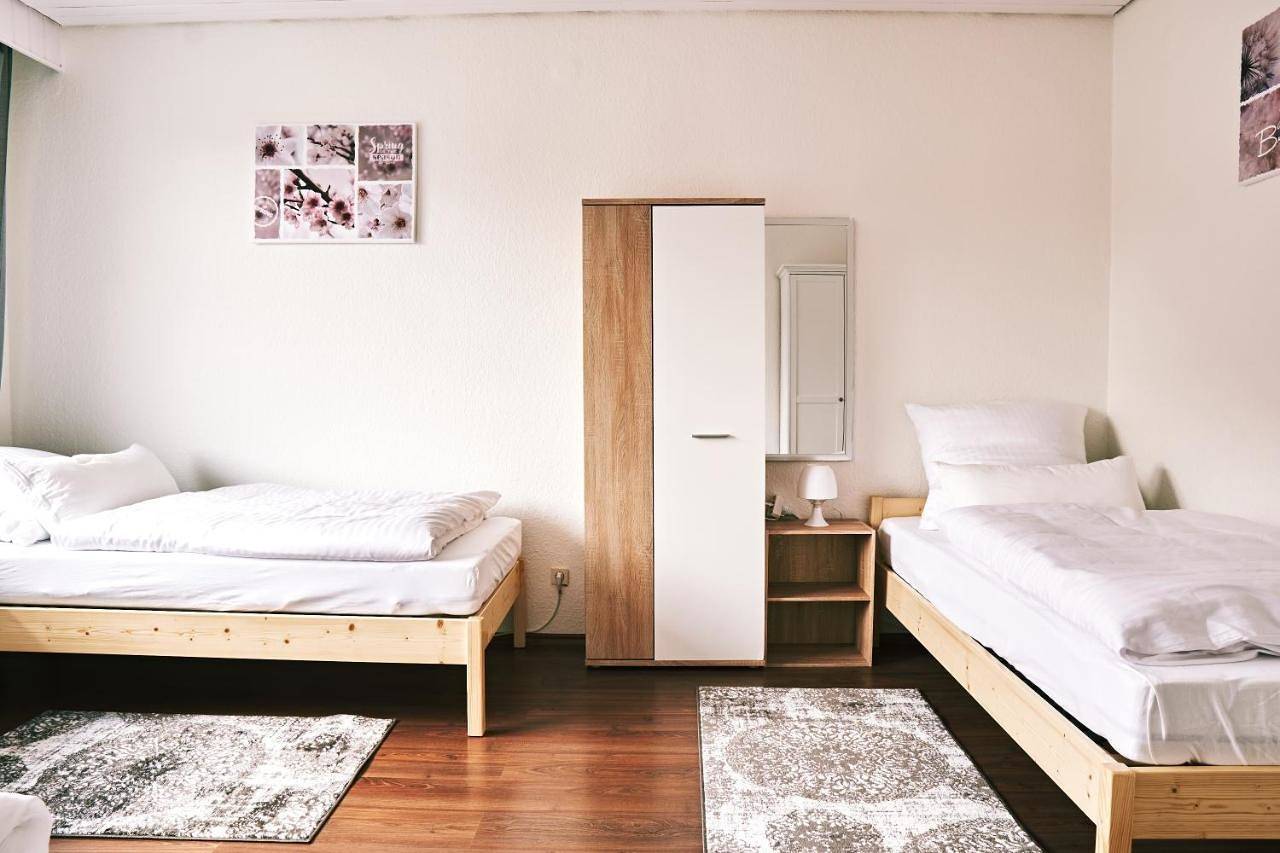 Triple Room with Shared Bathroom in Burglesum, Bremen