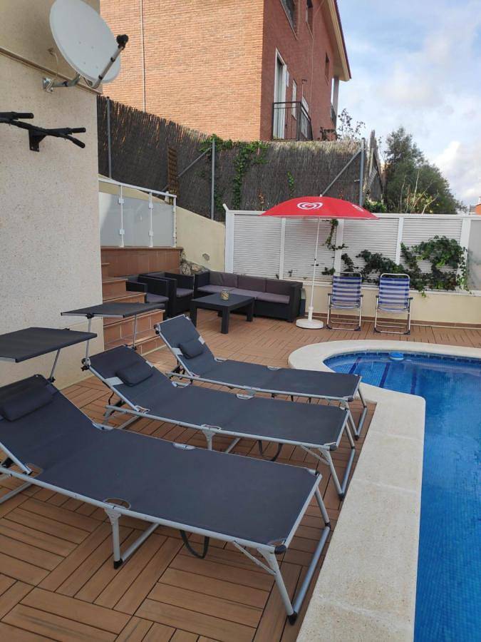 Location de vacances pour 7 personnes, avec piscine ainsi que vue et jardin, animaux acceptés dans Segur de Calafell - 4
