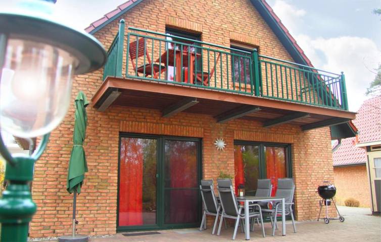 Ferienhaus für 7 Personen, mit Terrasse und Garten sowie Seeblick, mit Haustier an der Müritz - 2