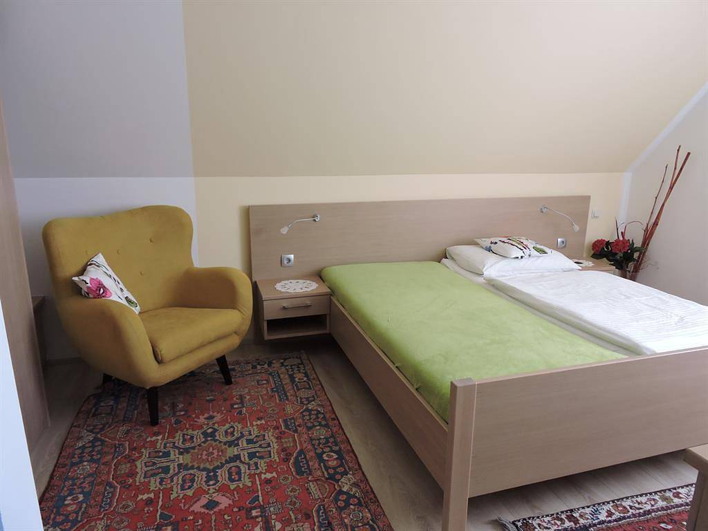 Ganze Ferienwohnung, Doppelzimmer in Bad Waltersdorf, Steirerland
