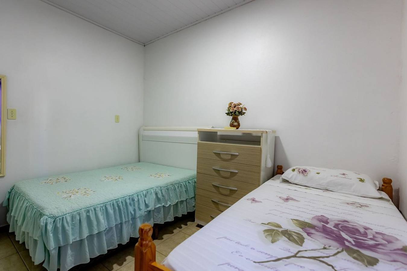 Casa com Churrasqueira e Rede a 210 m da Praia in Navegantes, Litoral Catarinense