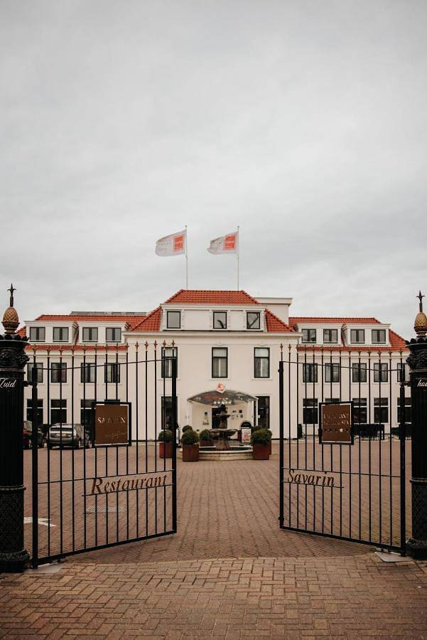Hotel voor 3 personen, with Whirlpool and Terras as well as Tuin and Zwembad in Rijswijk
