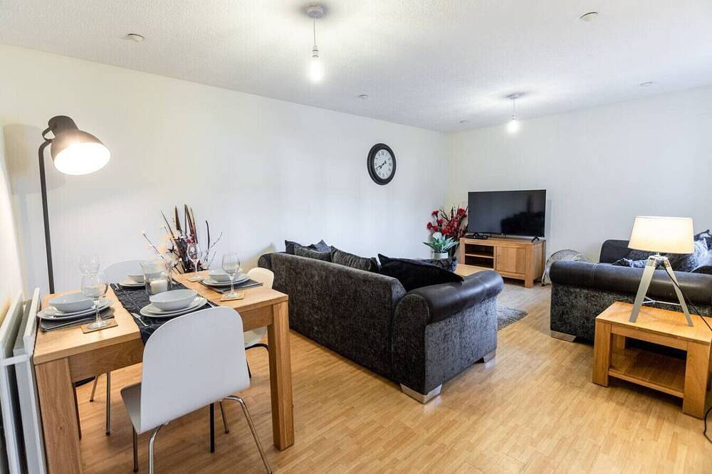 Apartment for 4 People in Swindon, North Wessex Downs