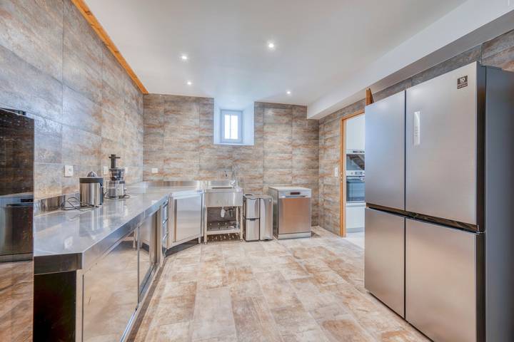 Location de vacances pour 14 personnes, avec terrasse ainsi que piscine et jardin à Bégadan - 3