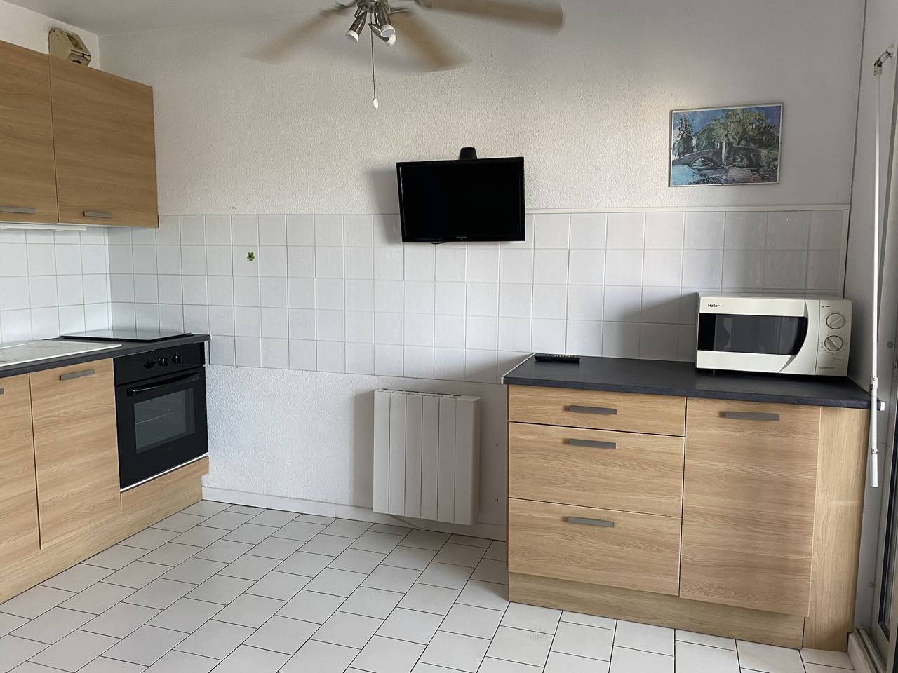 Entire studio, Studio cabin with glazed loggia near beach and shops in Sète in Sete, Mediterranean Coast (France)