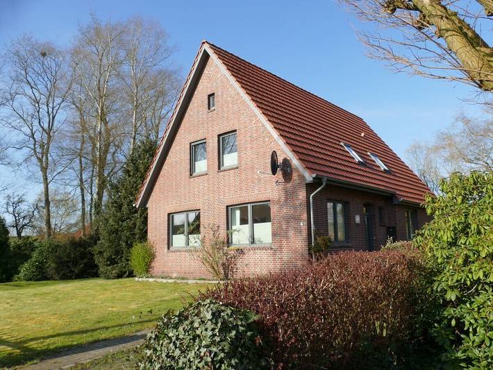 Ferienhaus für 4 Personen, mit Terrasse und Garten in Detern