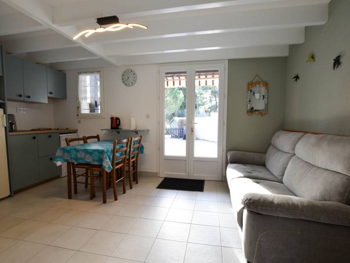 Location de vacances pour 6 personnes, avec terrasse dans Office De Tourisme Des Mathes La Palmyre - 3