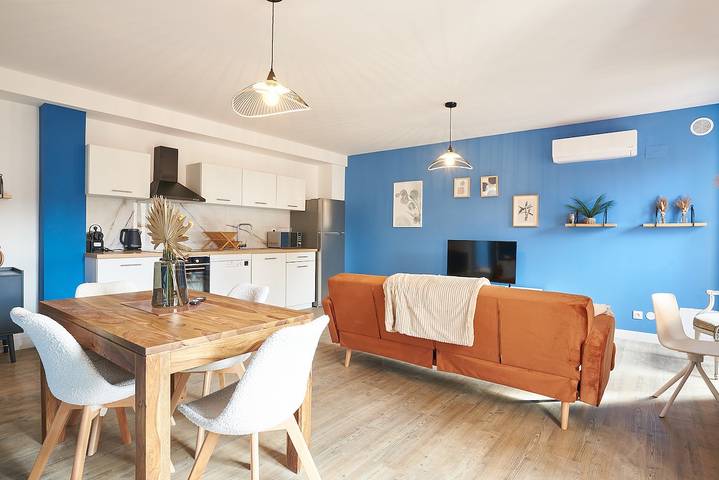 Apartamento entero, Le Carcassonne - 2Br A/C across les Halles in Béziers, Costa mediterránea (Francia)