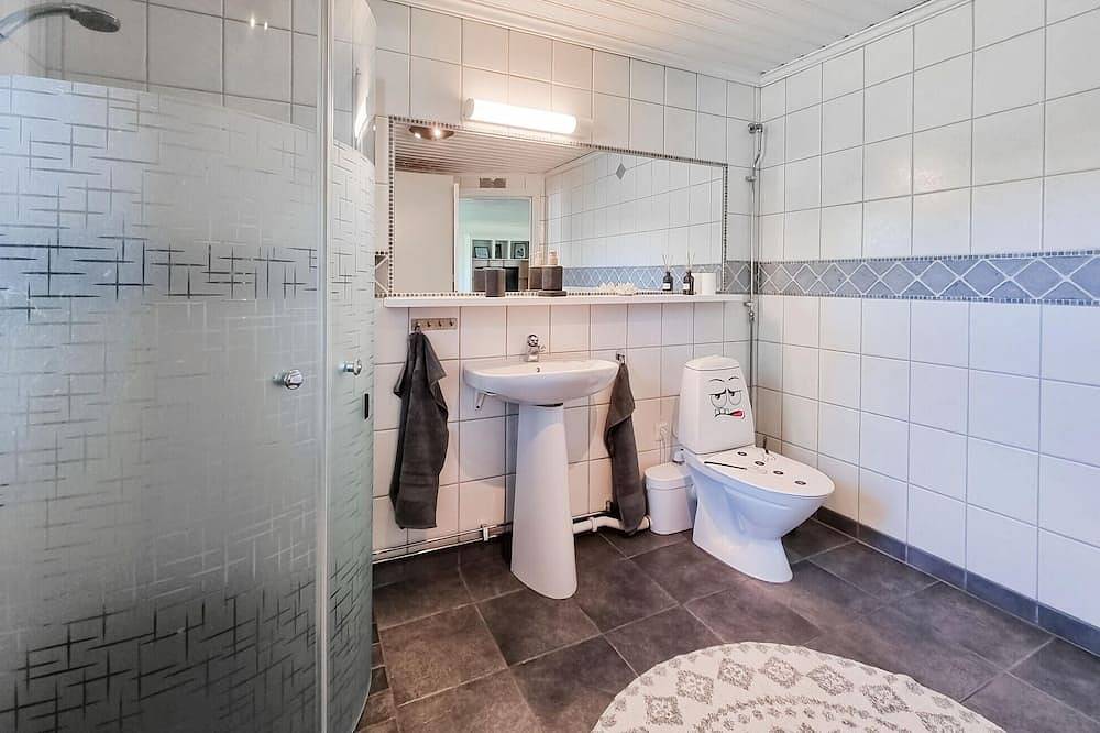 Ganze Wohnung, Schöne 2-Zimmer-Wohnung in Floda in Skallsjö distrikt, Lerum