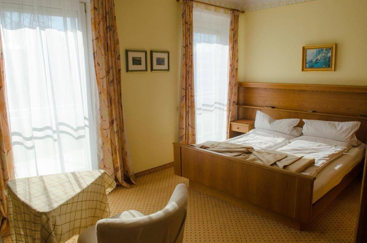 Single Room with Shared Bathroom - Basement in Pörtschach am Wörthersee, Klagenfurt-Land