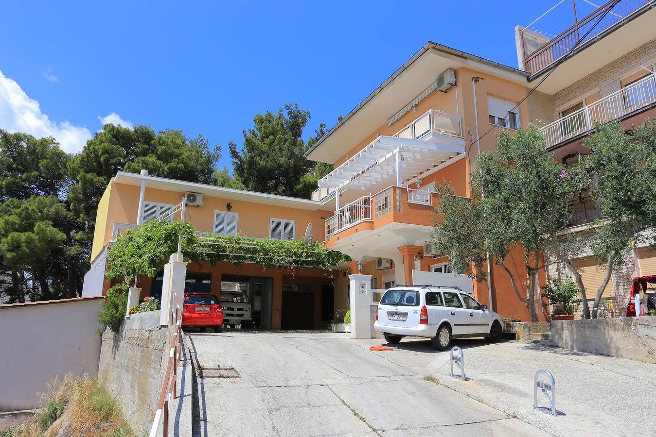 Entire apartment, One bedroom apartment with terrace and sea view Duće (Omiš) A-18302-b in Dugi Rat, Omiš-Riviera