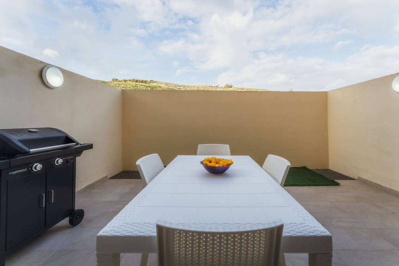 Entire apartment, Xlendi Apartment with Bbq | Close to the Bay in Xlendi, Munxar