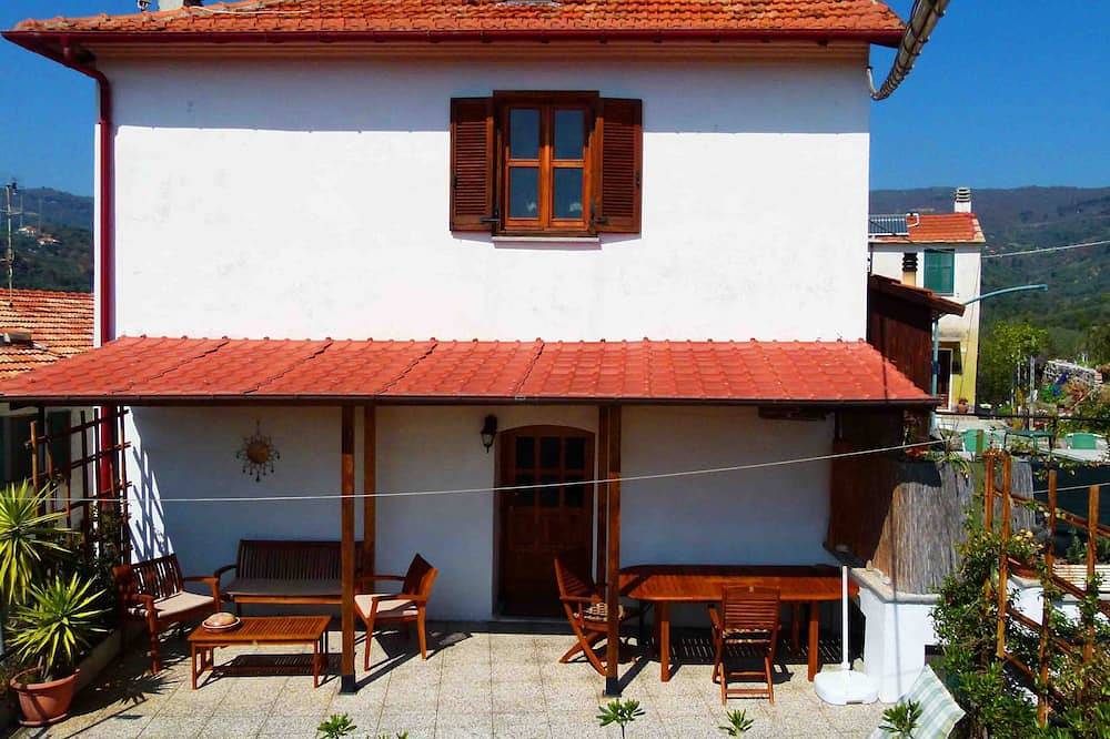 Casa Sole - Ferienwohnungen an der Blumenriviera - Qualitaet zum Guten Preis in Diano San Pietro, Riviera di Ponente