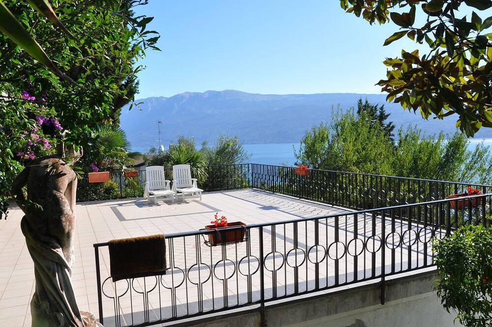 Villa mit mediterranem Garten,ideal für Hundebesitzer, für Gäste die Ruhe suchen in Maderno, Toscolano-Maderno