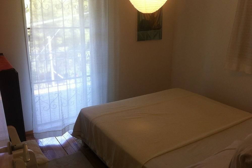 Countryhouse at East Attiki coast in Porto Rafti, Markopoulo-Mesogaia