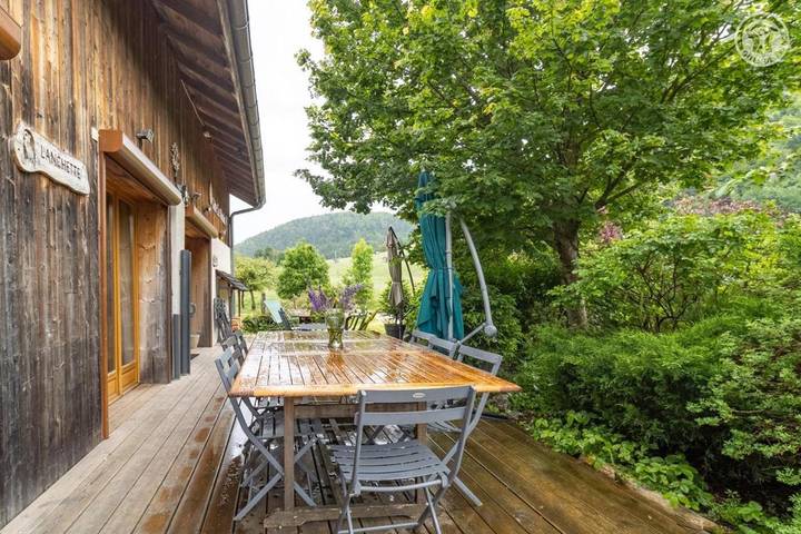 Location de vacances pour 8 personnes, avec sauna ainsi que terrasse et jacuzzi, animaux acceptés à La Compôte - 4