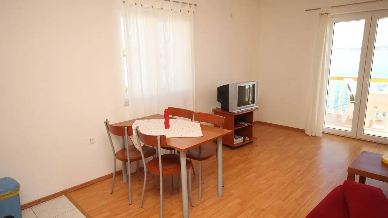 Entire holiday apartment, Holiday apartment for 4 people with terrace in Preko, Ugljan Island