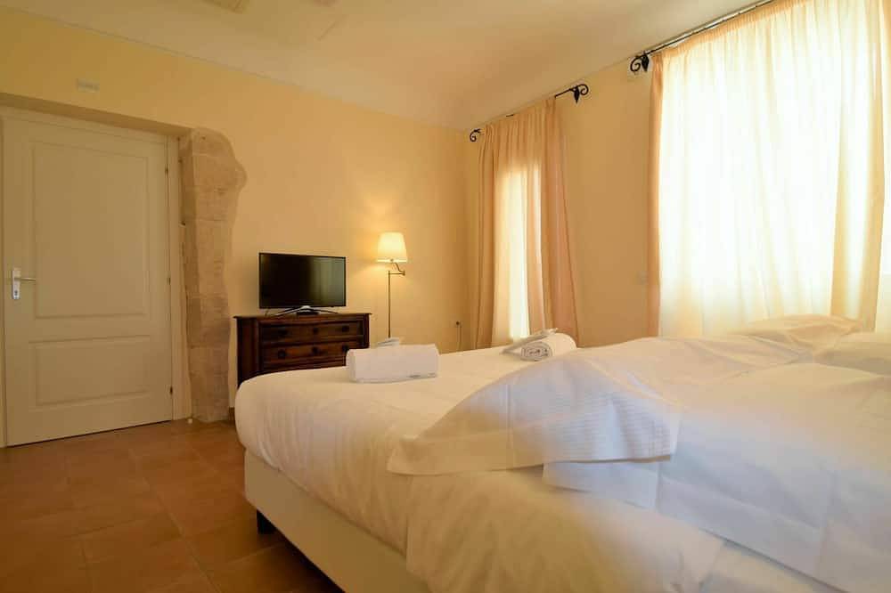 Ganze Wohnung, Angenehme Wohnung für 4 Personen mit  W-Lan, Klimaanlage, Tv, Terrasse und Haustiere erlaubt in Spiaggetta di Cala Rossa, Syrakus