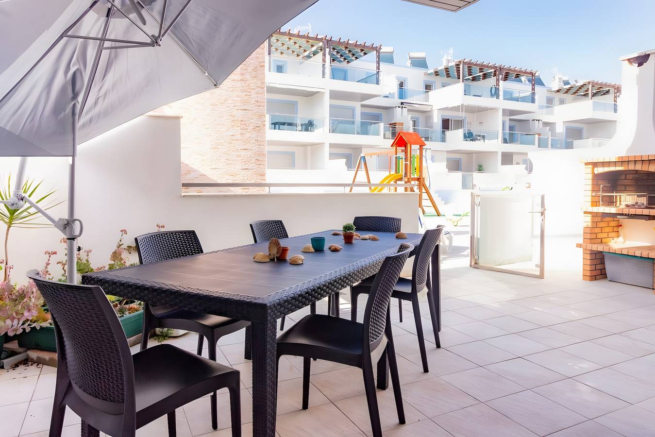Apartamento inteiro, Apartamento 'Numar Beach Residence' com piscina partilhada, Wi-Fi e ar condicionado in Manta Rota, Ria Formosa