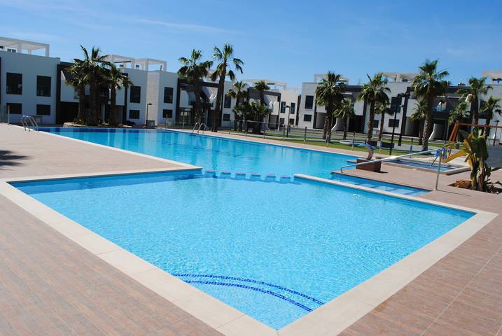 Apartment for 4 people, with children pool and terrace as well as hot tub in La Zenia