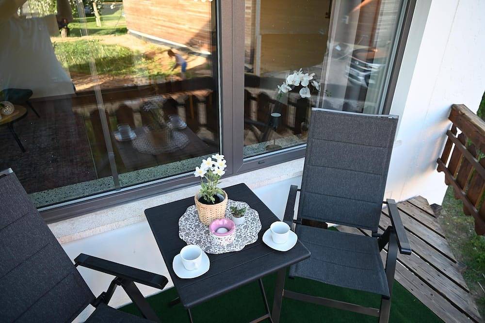 Ganze Wohnung, Gemütliche Ferienwohnung mit Balkon und Panoramafenster in Miltach, Ostbayern