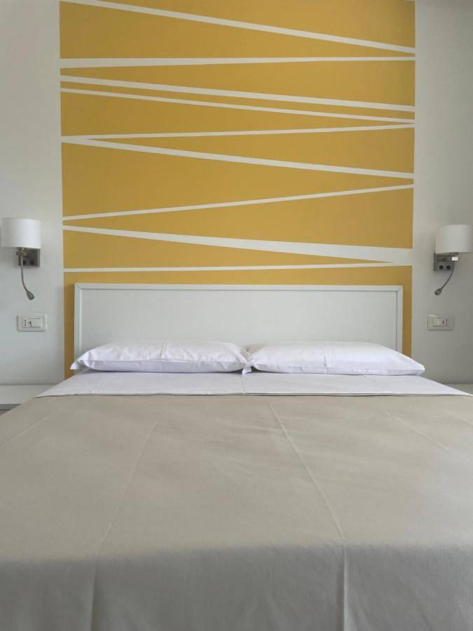 Chambre d’hôte pour 2 personnes, avec terrasse et vue, adapté aux familles à Tropea - 4