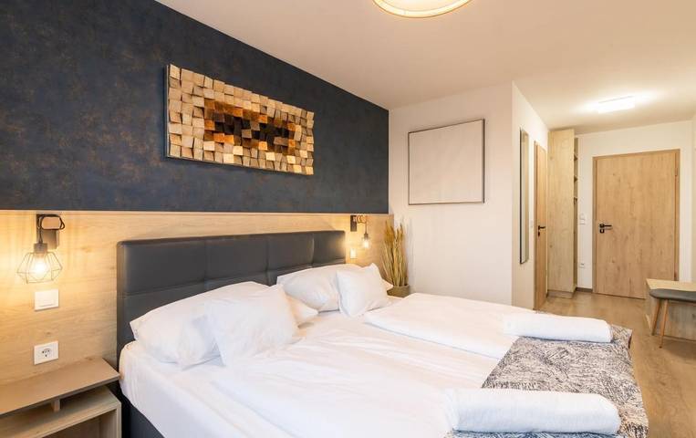 Hotel für 4 Personen, mit Garten und Ausblick - 1