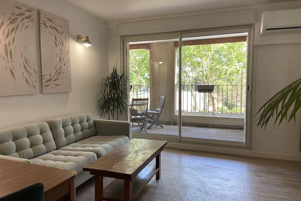 Appartement entier, T2 bis canal du midi terrasse piscine in Homps, Région de Narbonne