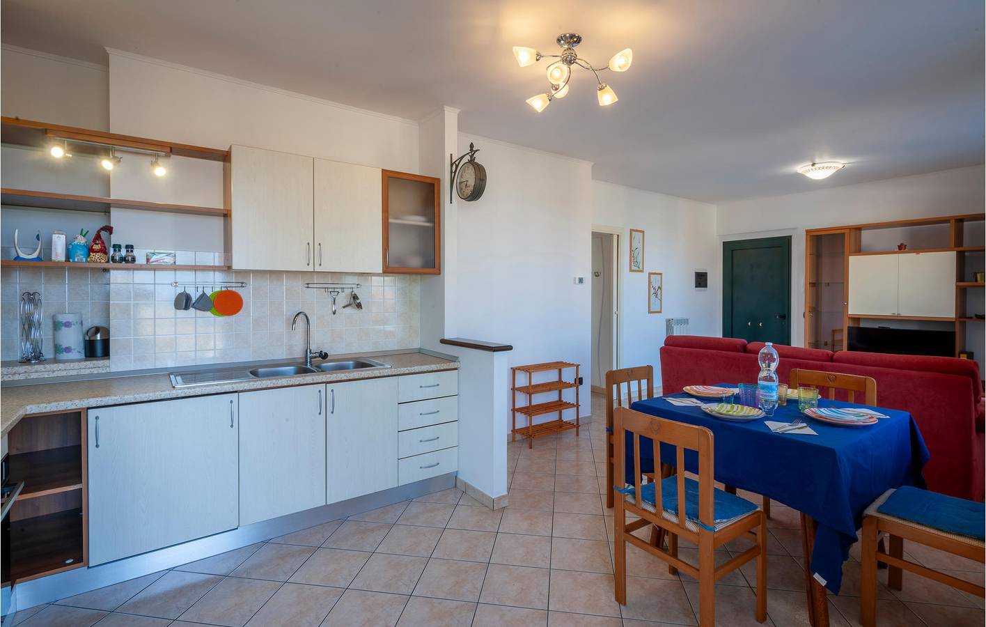 Ganze Ferienwohnung, Ferienwohnung für 4 Personen mit Terrasse in San Costanzo, Valle del Metauro