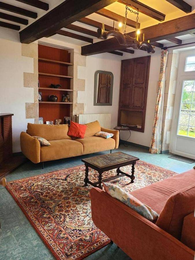 Location de vacances pour 8 personnes, avec jardin à Valdivienne - 2