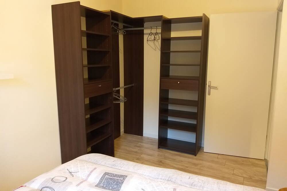 Apartamento entero, Apartamento T4 con garaje, terraza y jardín. in Valserhône, Nantua