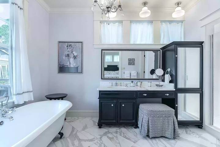 Vacation rental for 14 people, with balcony and pool in Seaside