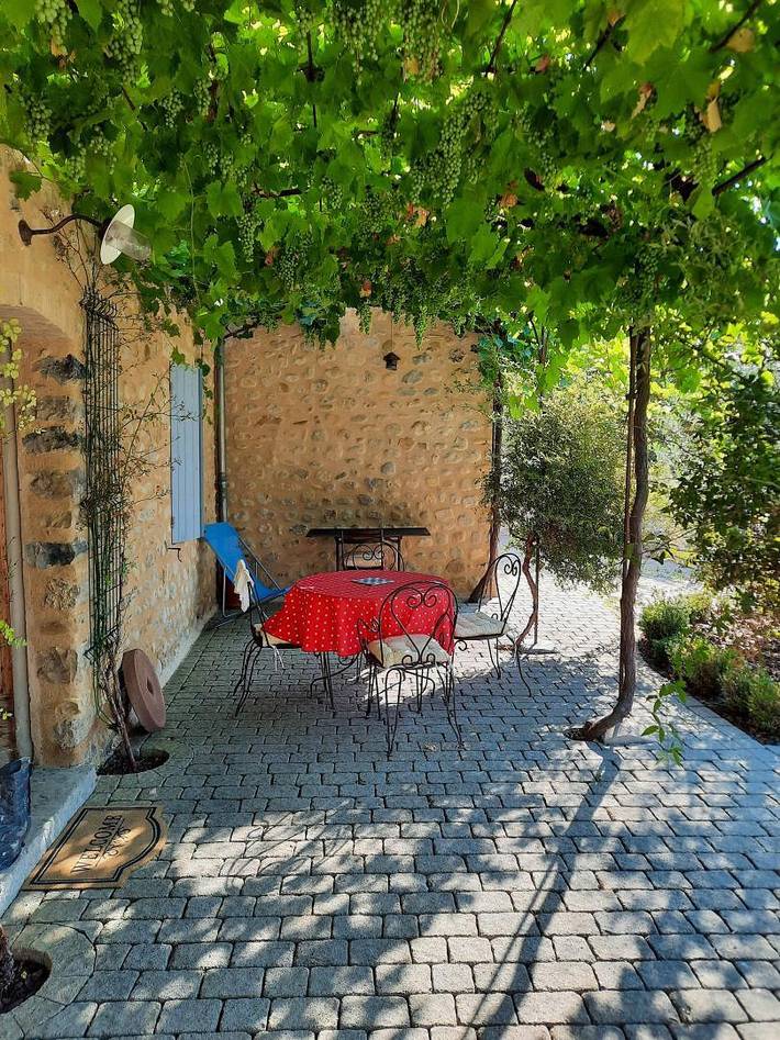 Gîte pour 4 personnes, avec jardin à Bras-d'Asse