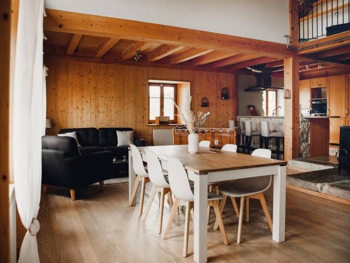 Ganze Wohnung, Wohnung in altem, renoviertem Bauernhaus in Le Cachot, La Chaux-du-Milieu