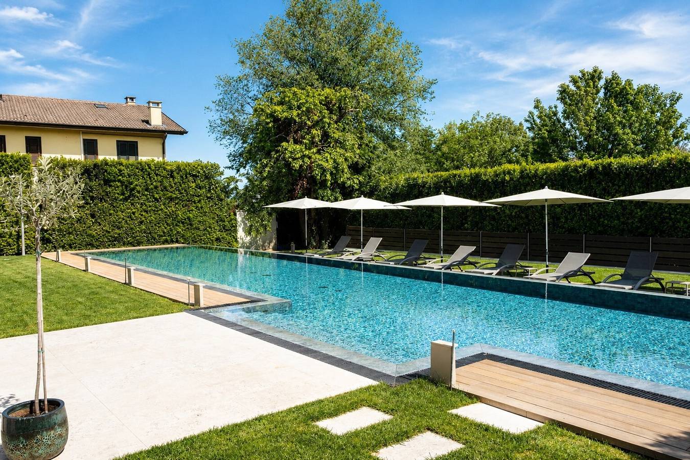 Ganze Wohnung, Apartment 'Casa Cordigero Adults Only - Gelso' mit Gemeinschaftspool, Wlan & Klimaanlage in Ponti sul Mincio, Gardasee-Berge