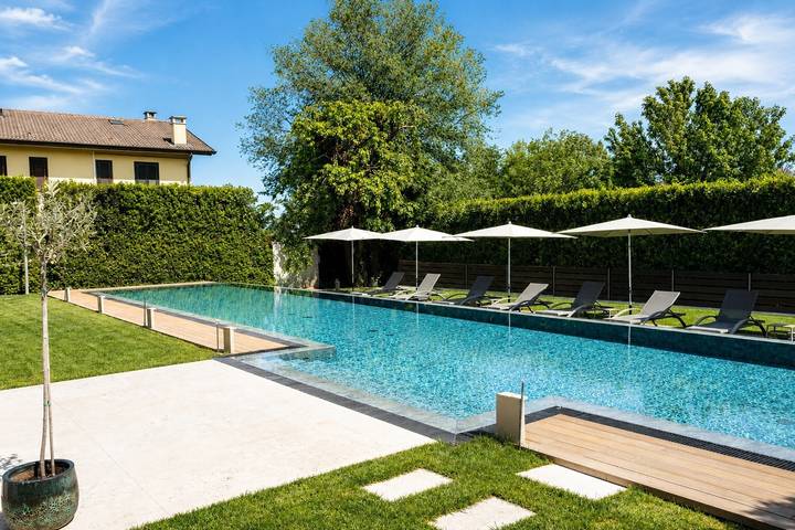 Ganze Wohnung, Apartment 'Casa Cordigero Adults Only - Gelso' mit Gemeinschaftspool, Wlan & Klimaanlage in Ponti sul Mincio, Gardasee-Berge