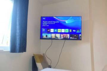 Apartment for 4 People in Cardiff Bay, Cardiff, Photo 1