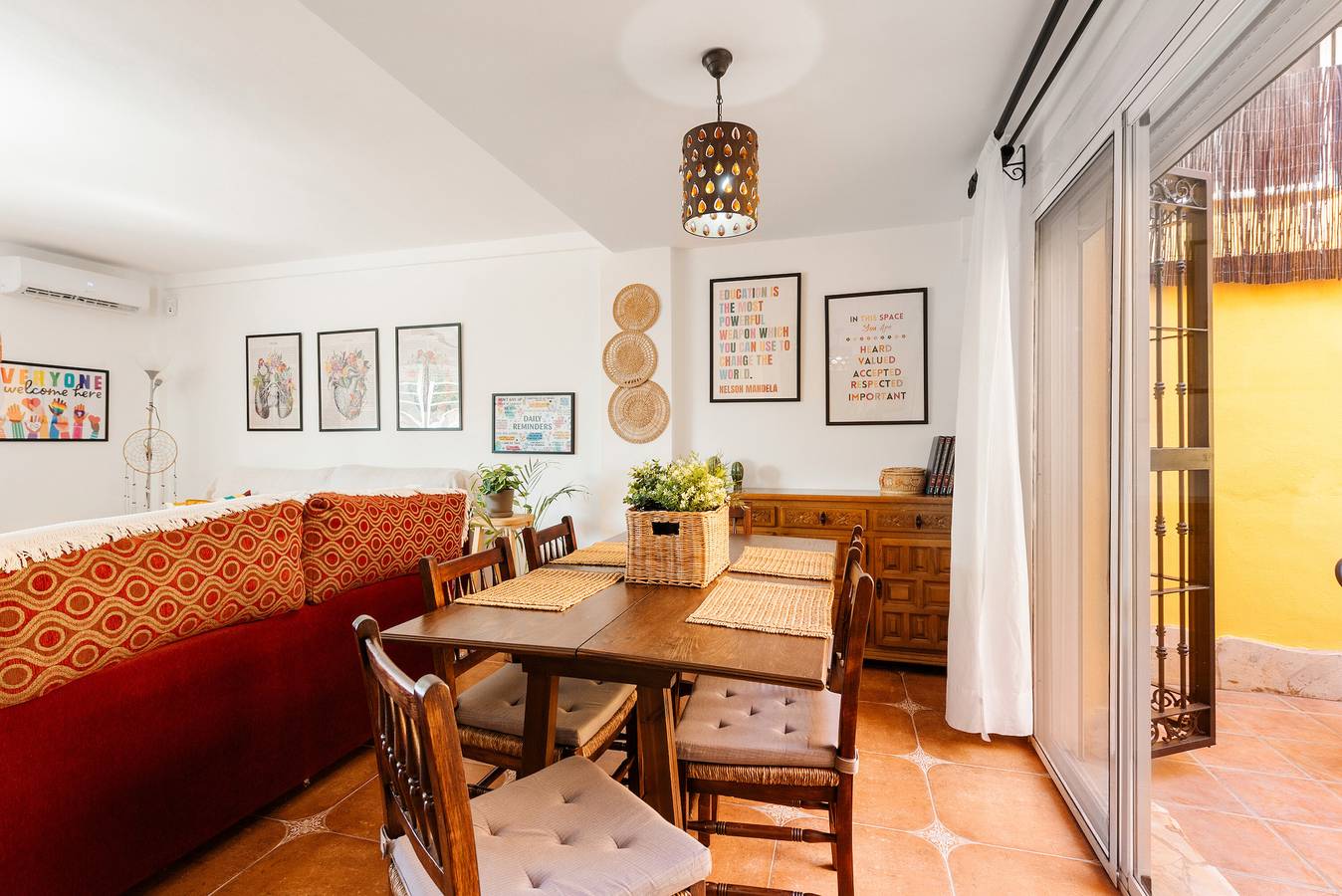 Villa 'Emma' with Private Garden, Wi-Fi and Air Conditioning in Churriana, Malaga