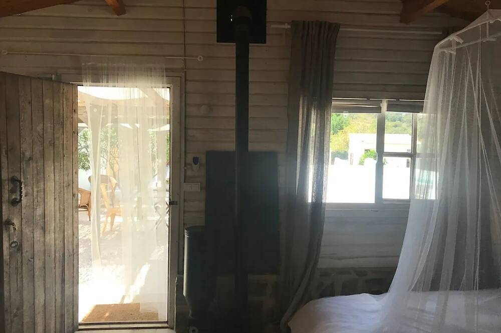 Homerez - Cozy Bungalow with Pool in Madrigueras in Algodonales, White Villages