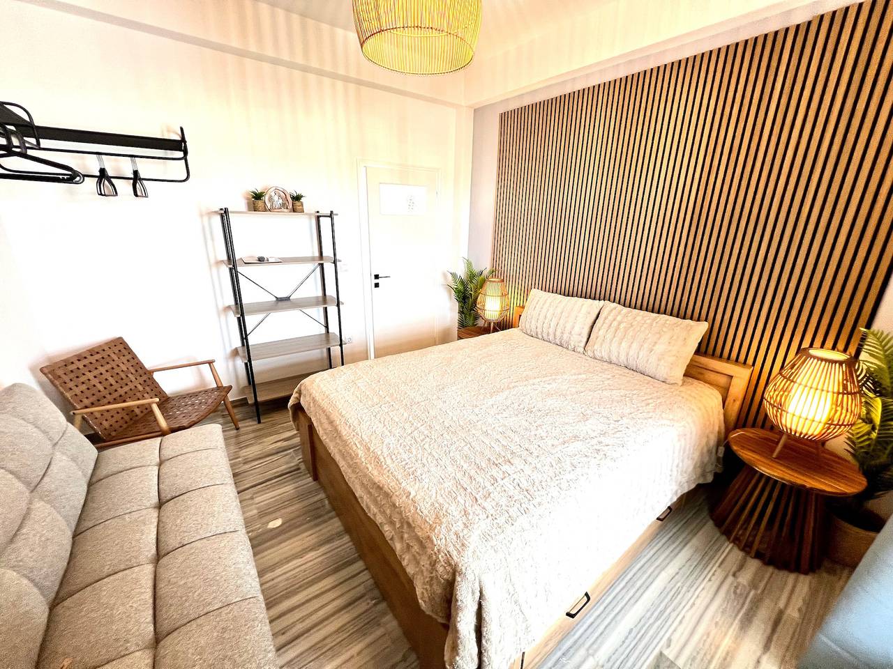 Appartement entier, Studio 'Aeolian Blu 10' avec vue sur la mer, Wi-Fi et climatisation in Parikiá, Paros