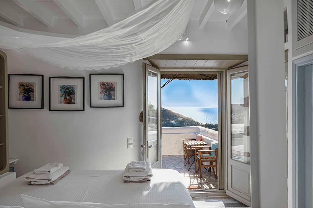 Villa Chora with sea and sunset view in Patmos Stadt, Dodekanes