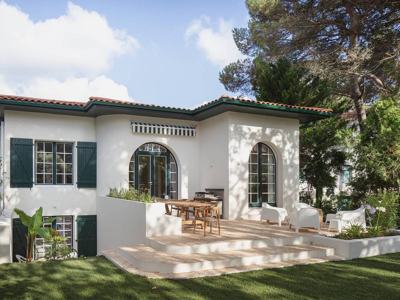 Luxuriöse Villa im Zentrum von Hossegor mit beheiztem Pool, in der Nähe von Strand, See und Golf. in Hossegor-See, Hossegor