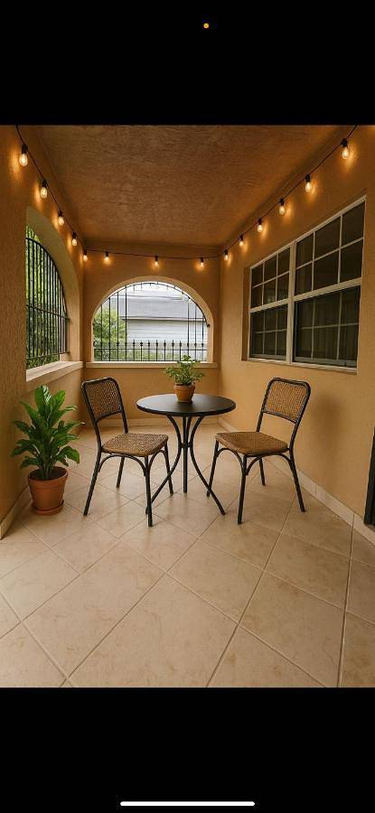 Casa de huéspuedes para 2 personas, con jardín en Miami