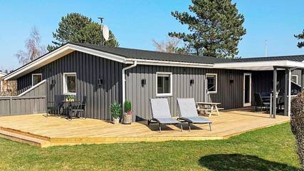 Ferienhaus für 6 Personen, mit Terrasse und Garten in Diernæs