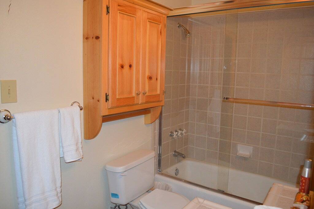 Charmant, gemütlich und friedlich Mountain Getaway für Familie und Freunde in Ockenden, Shaver Lake