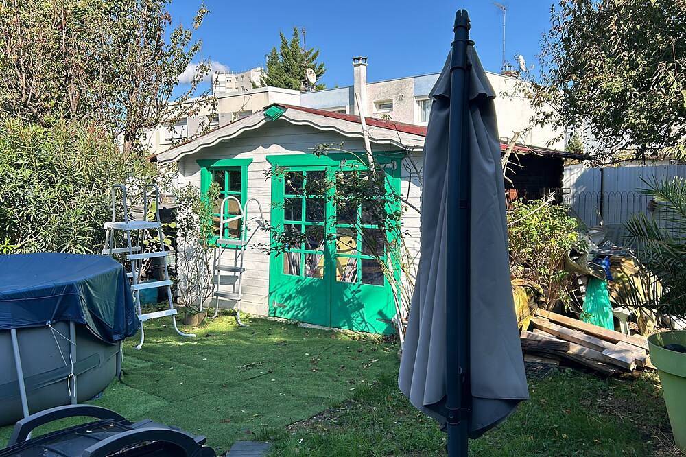 Comfortable, quiet Mawa room with adjoining bathroom in Vaulx en Velin (69) in Vaulx-en-Velin, Rhône