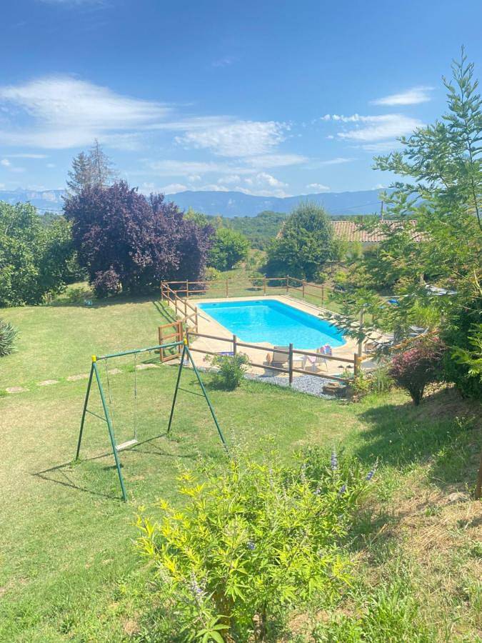 Location de vacances pour 4 personnes, avec piscine ainsi que jardin et vue à Saint-Lattier - 4