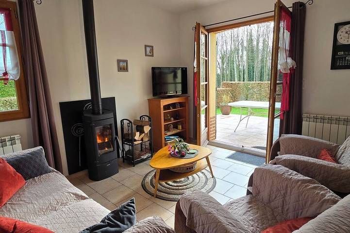 Location de vacances pour 6 personnes, avec jardin à Quesnoy-le-Montant