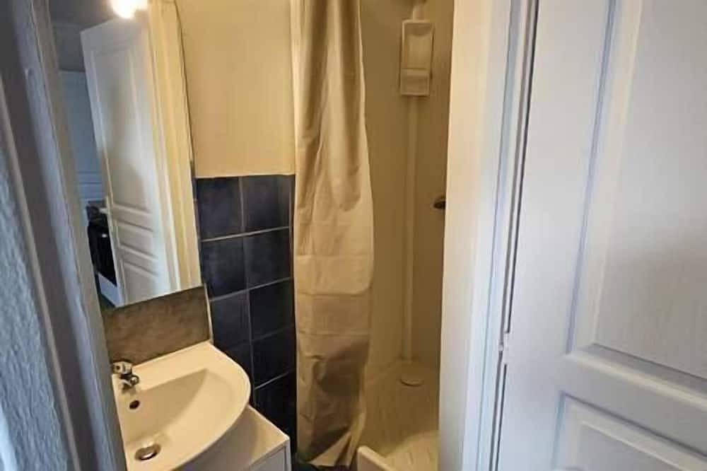 Entire apartment, T2 Quiet near the citadel in Arras, Arras region