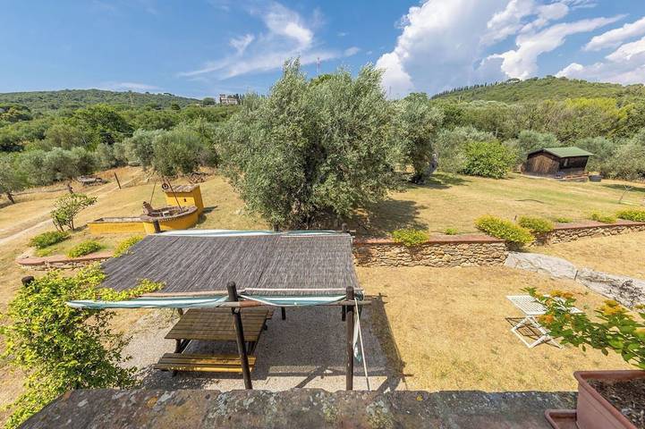 Ganze Wohnung, Schöne Wohnung mit  W-Lan, Pool, Klimaanlage, Innenhof, Haustiere erlaubt und Panoramablick in Campiglia Marittima, Etruskische Küste